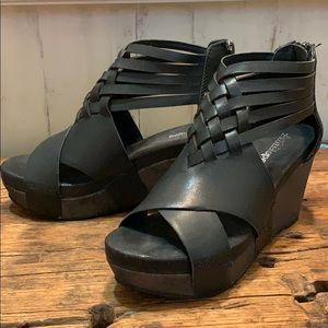 Antelope Black Woven Wedges